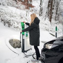 Зарядная станция EVlink PARKING Floor, RIFD (EVF2S22P22R)