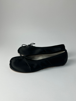 Балетки Maison Margiela Tabi satin ballerina