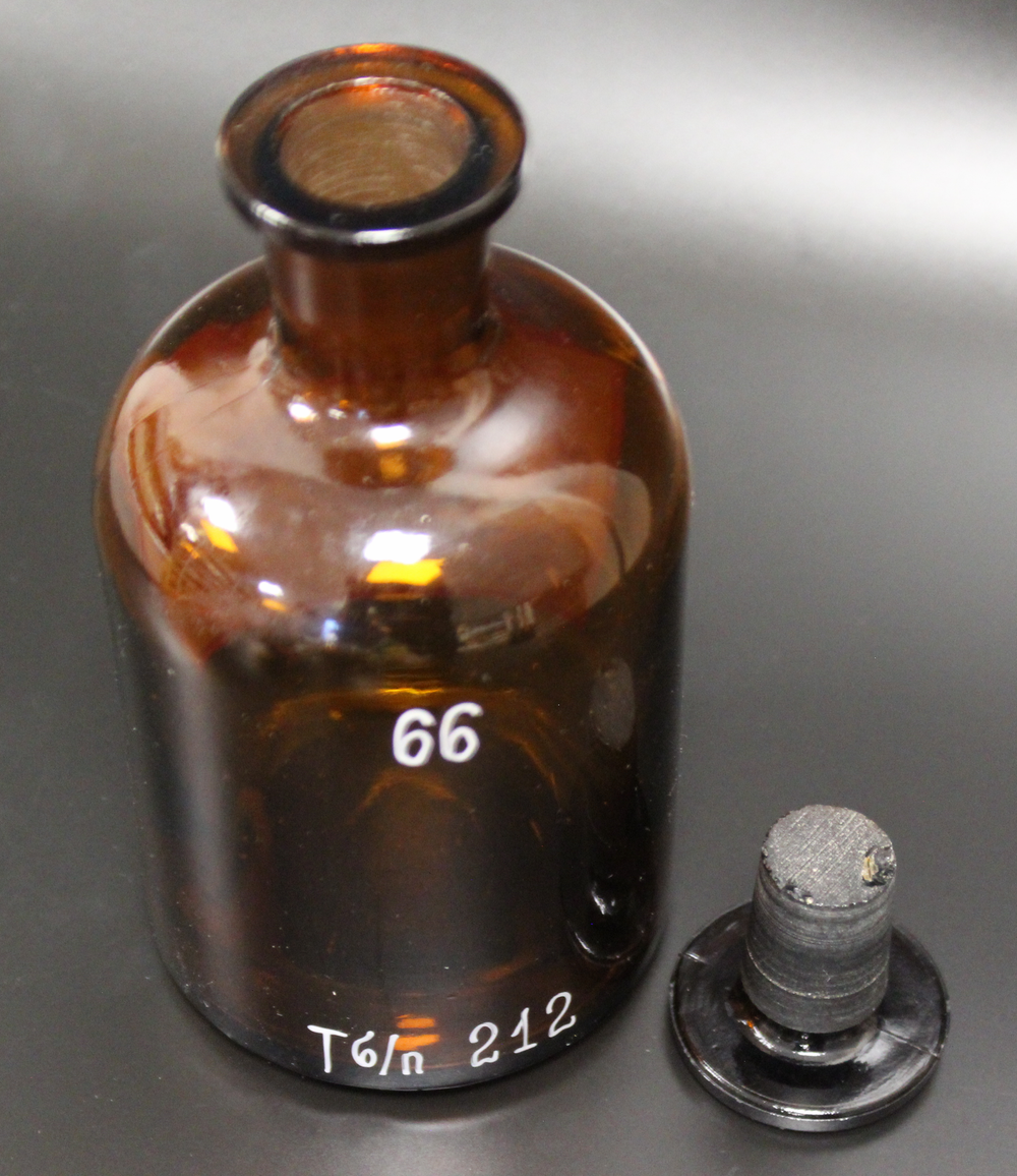 Аптечный флакон. Несмываемая этикетка. Притертая крышка XF