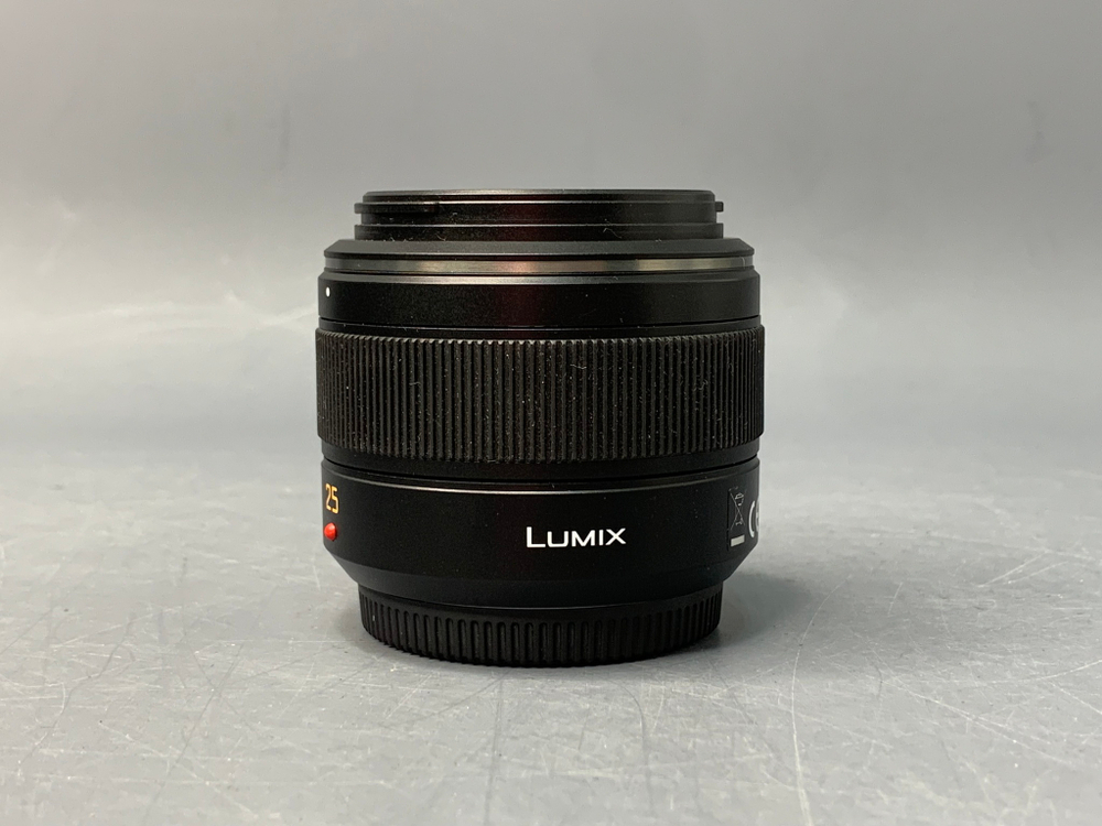 Panasonic Summilux 25mm f/1.4 ASPH DG
