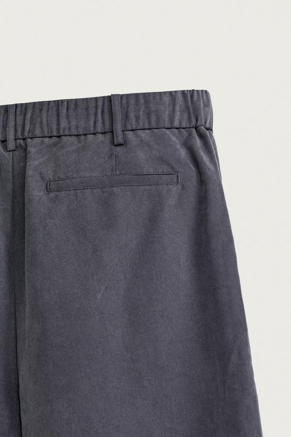 ZARA СТРУЯЩИЕСЯ ШОРТЫ RELAXED FIT, МОРСКОЙ СИНИЙ