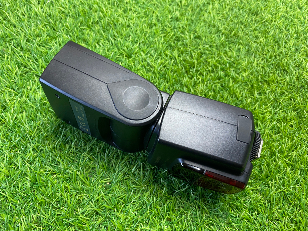 YongNuo YN-568EX Speedlite