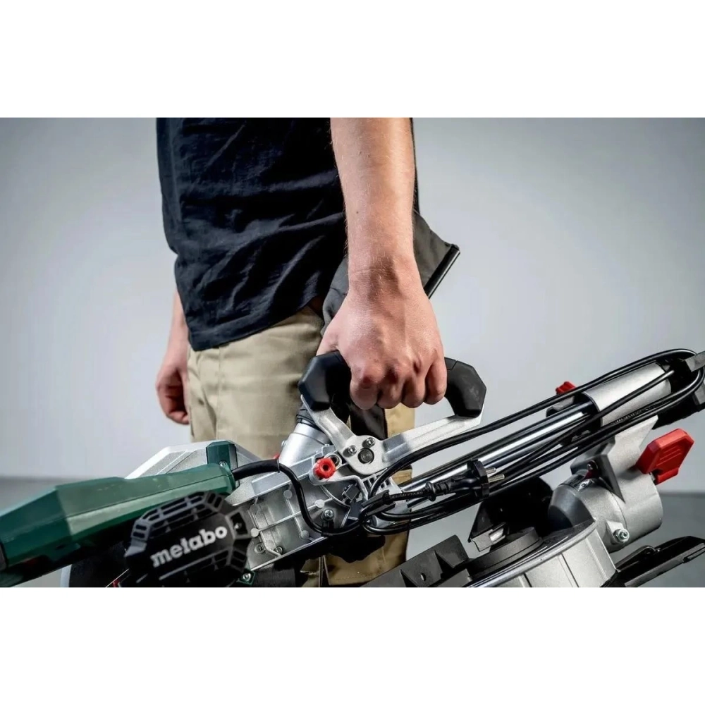 Торцовочная пила Metabo KGS 305 M 1600Вт 3700об/мин d=305мм