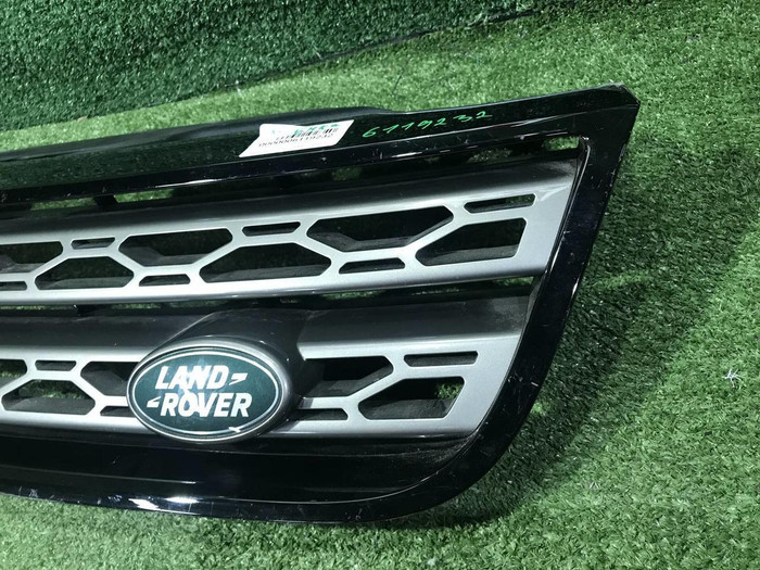 Решетка радиатора Land-Rover Discovery 5 (2016-2021)