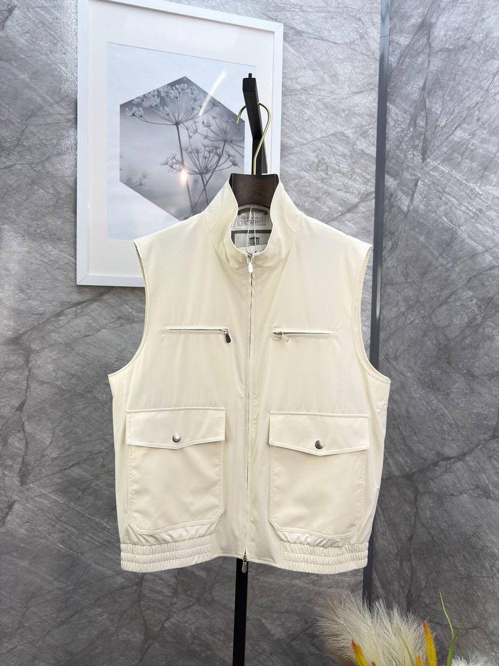 Легкая жилетка Brunello Cucinelli