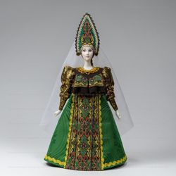 Зеленый