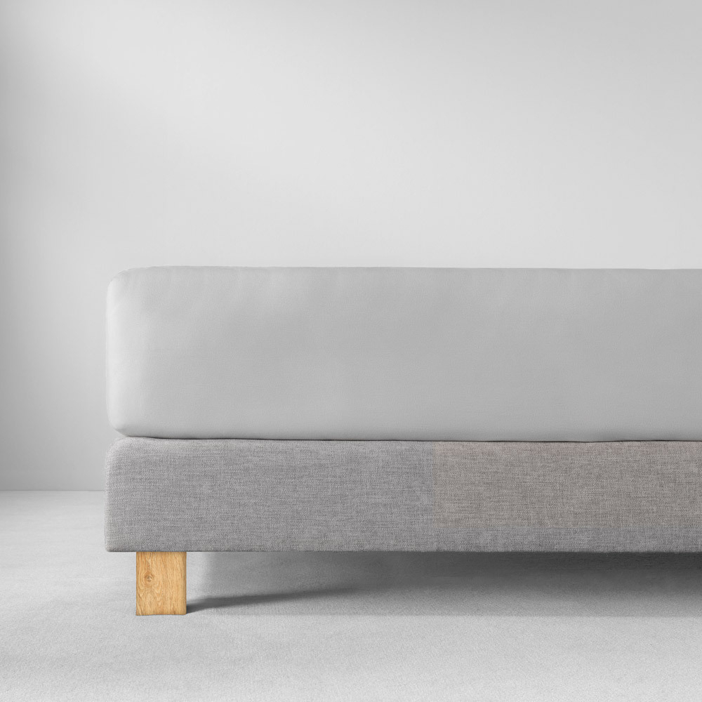 Простыня на резинке 150x200 Estella 915 platin светло-серая
