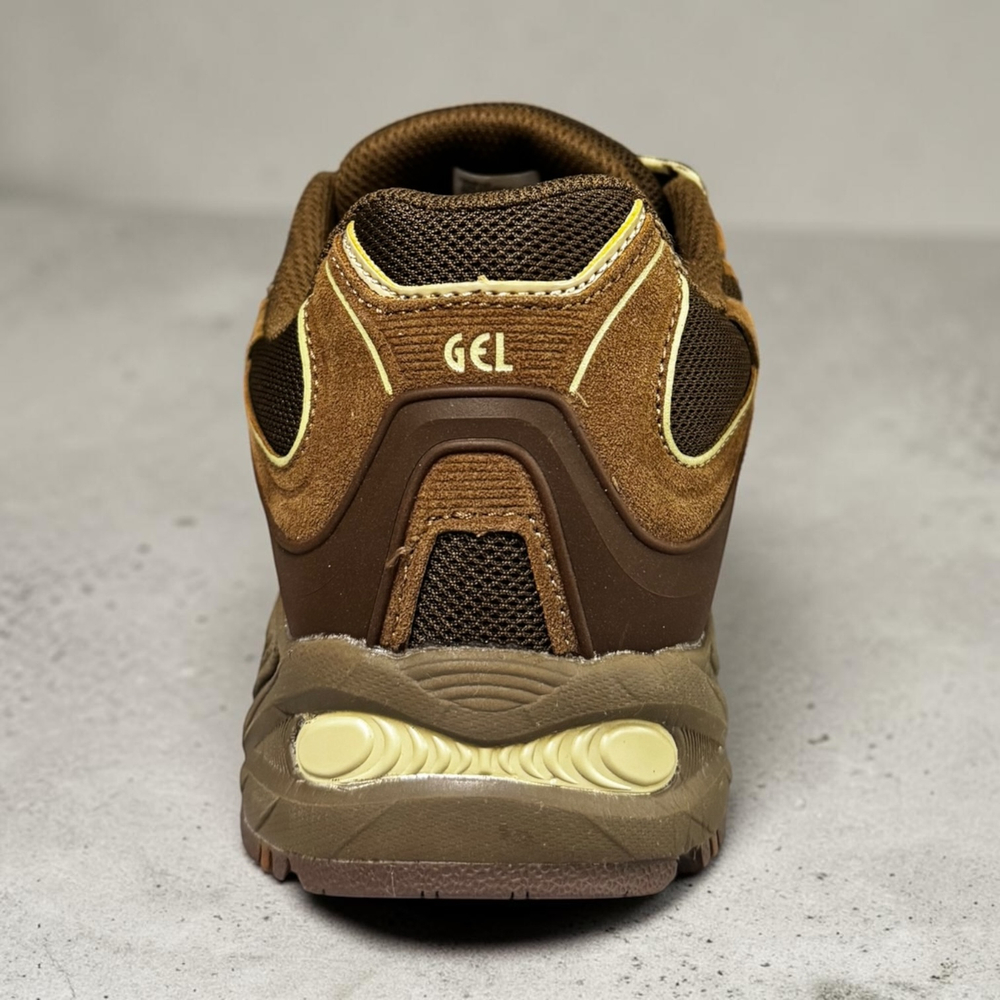 Asics Gel-Kahana • Brown Storm