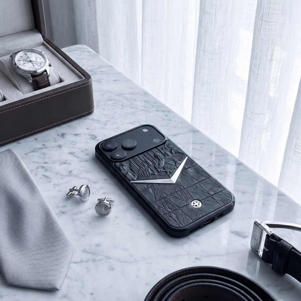 Чехол iPhone 18 pro max из кожи CROC с рельефом Богатырей в интерьере — Euphoria HM