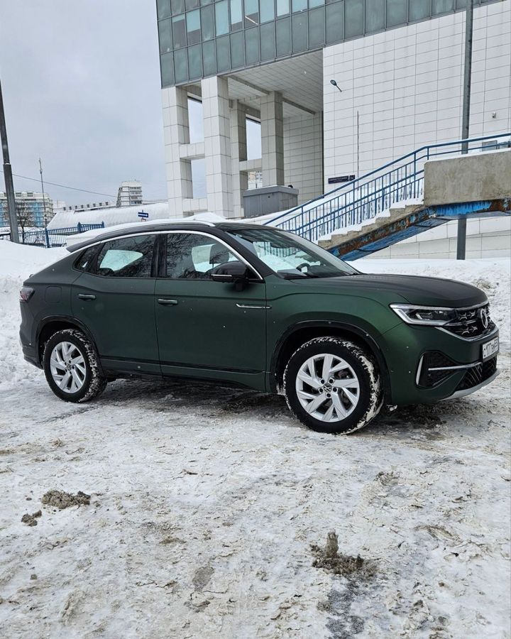 Volkswagen Teramont оклейка в цветной полиуретан Carbins PPF Matte Dark Green MF-16D 😃 антигравийная защита кузова 💚