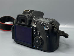 Canon EOS 60D + EF-S 18-55mm — 27 300 кадров