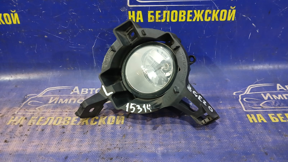 Туманка левая TOYOTA WISH 2009-2012