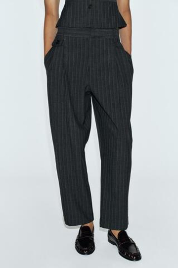 ZARA БРЮКИ В ТОНКУЮ ПОЛОСКУ, ТЕМНО-СЕРЫЙ