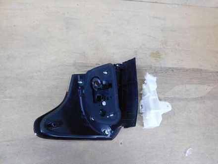 стоп левый Toyota Corolla Fielder NZE161 164 165 13-106