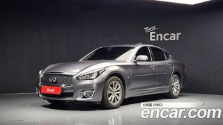 Infiniti Q70