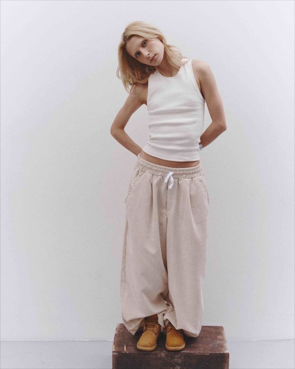 Брюки Velvet Baggy Pants Turtledove бежевые - фото 7
