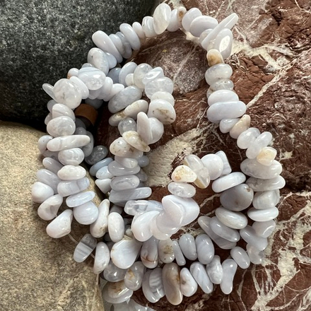 “Сапфирин” голубой агат. Камни для изделий на заказ. Цена зависит от вида заказанного изделия