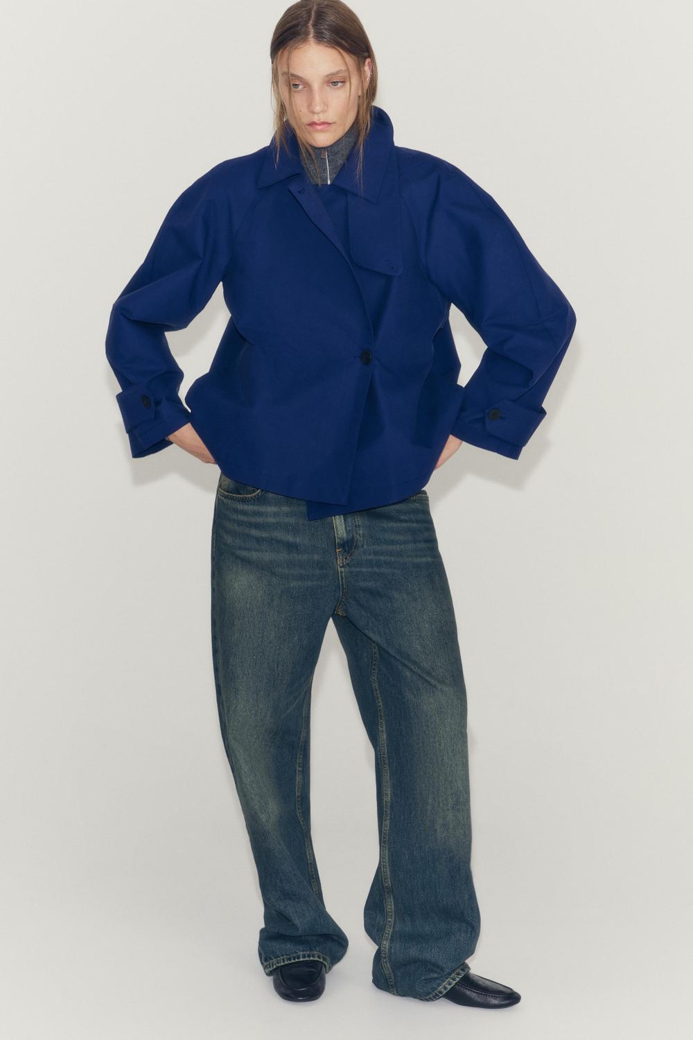 ZARA КОРОТКИЙ ТРЕНЧ — ZW COLLECTION, ЯРКО-СИНИЙ