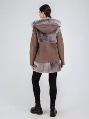 Дубленка зимняя с капюшоном натуральная