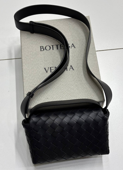 Сумка через плечо Bottega Veneta Intrecciato Mini Bag with Flap