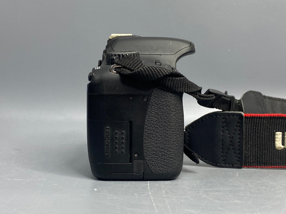 Canon EOS 550D Body 20.000 Кадров