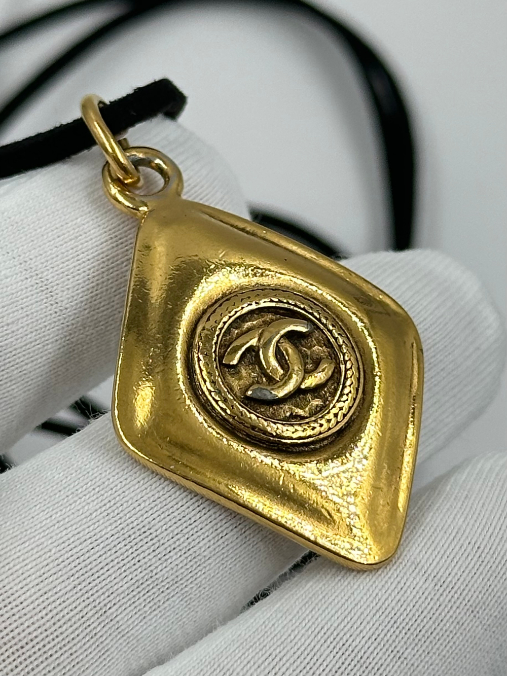 Кулон Chanel
