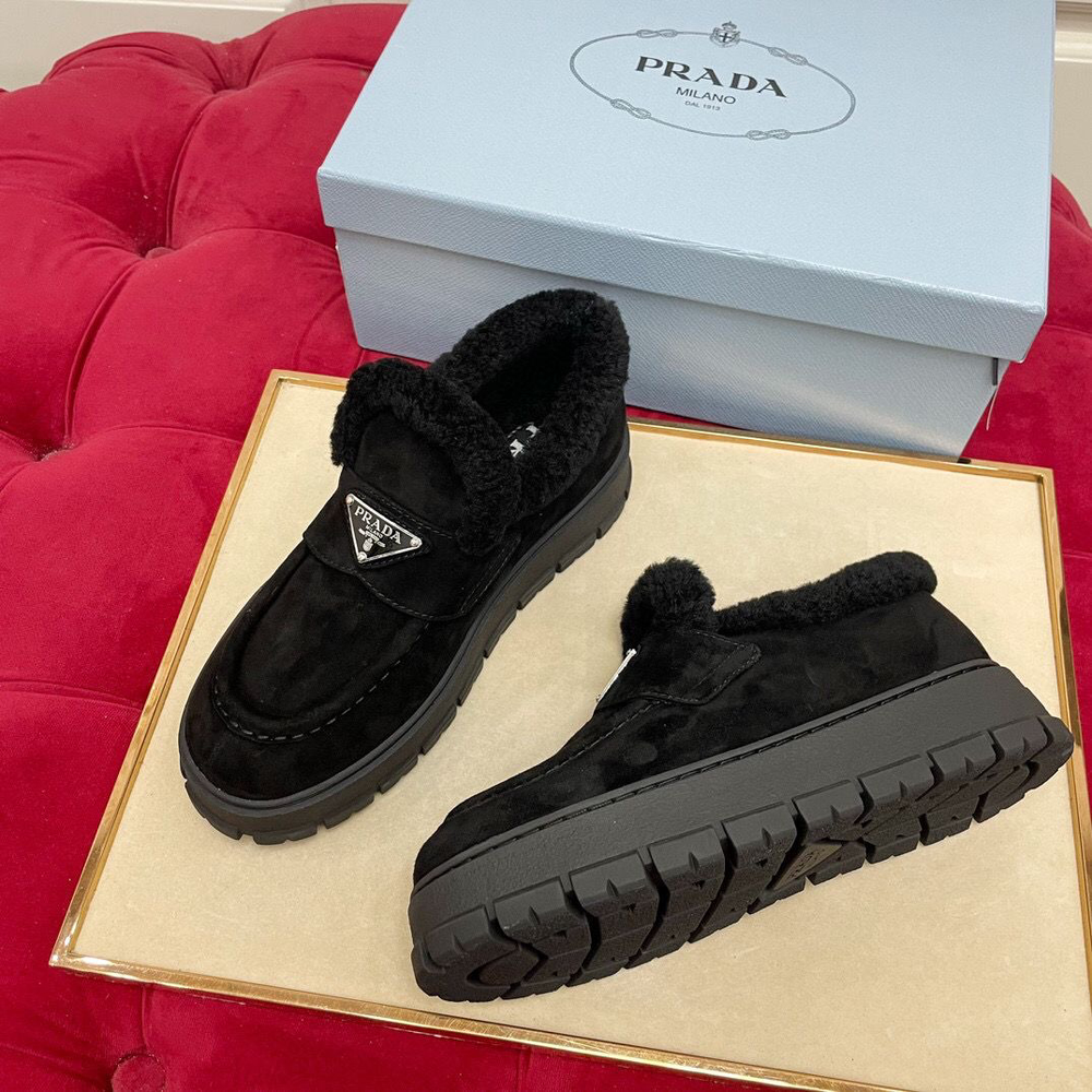 Лоферы Prada
