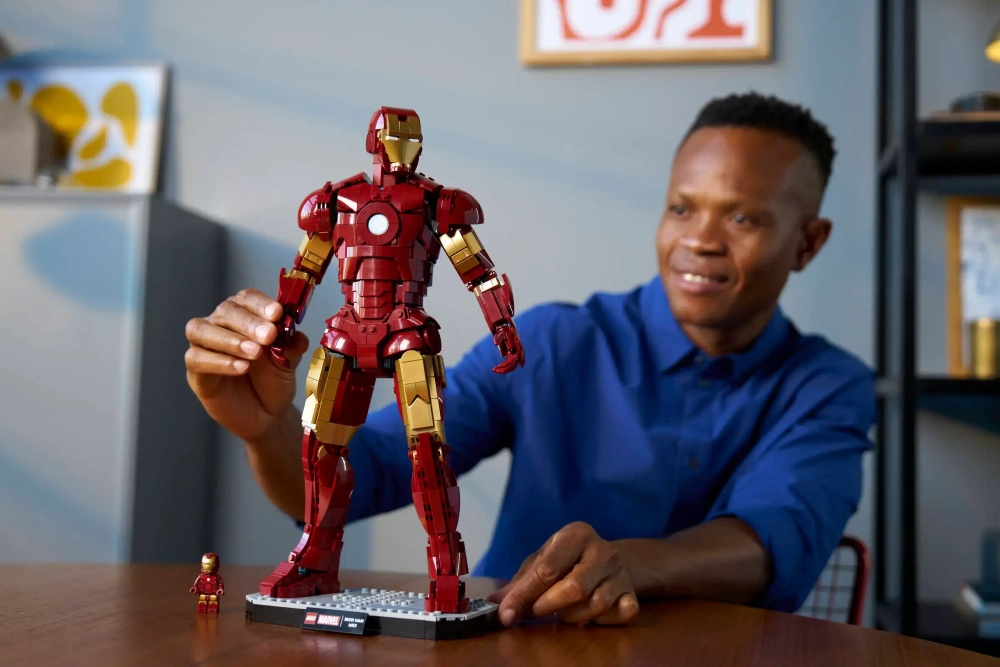 Конструктор LEGO Marvel 76344 Iron Man Mark 3 Collectors Edition