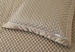 Покрывало 230x250 и 2 наволочки 50х70 Sofi De MarkO Молли кофейное