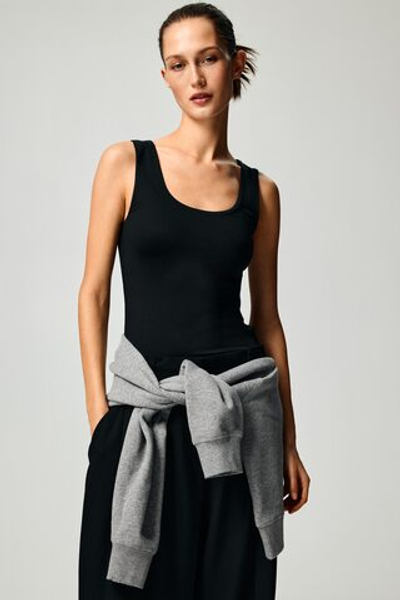 Топ без рукавов из микрофибры — глубокий круглый вырез - H&M