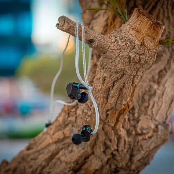 Campfire Audio Fathom Black