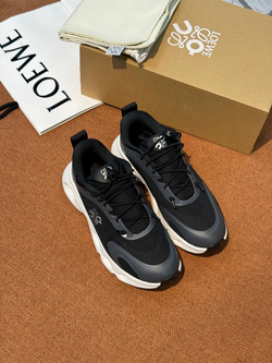 Кроссовки On Running x Loewe