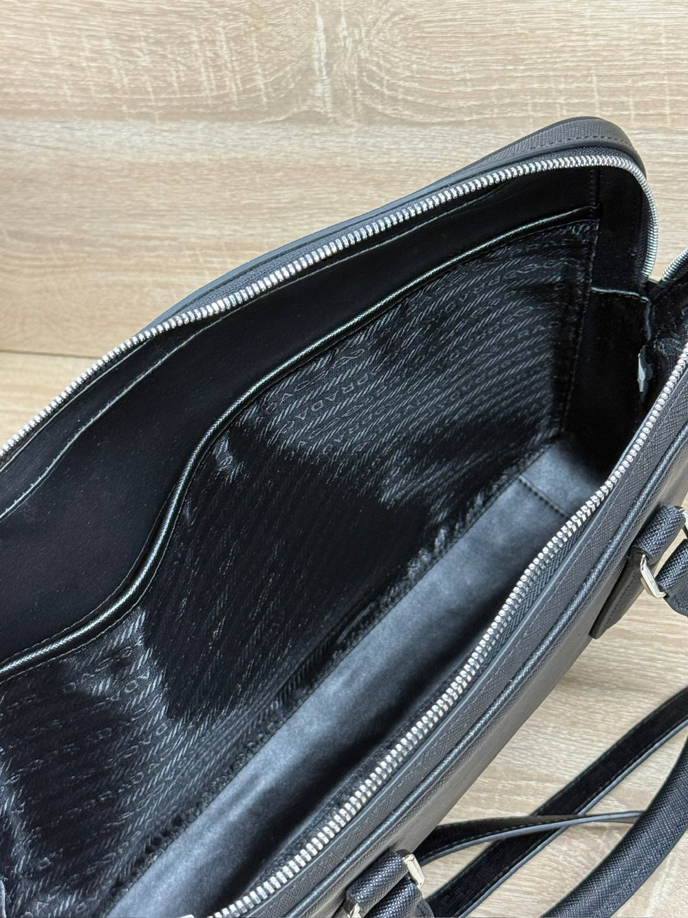 Портфель Prada
