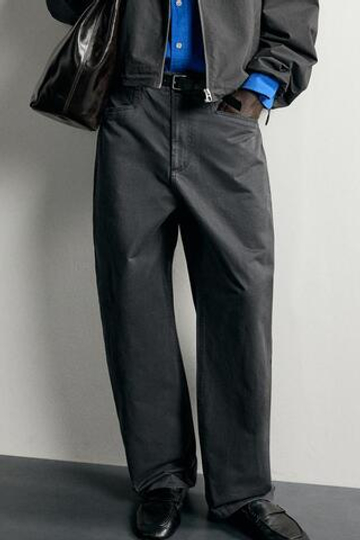 ZARA БРЮКИ ЧИНОС STRAIGHT FIT С ЭФФЕКТОМ ВАРКИ, СЕРЫЙ