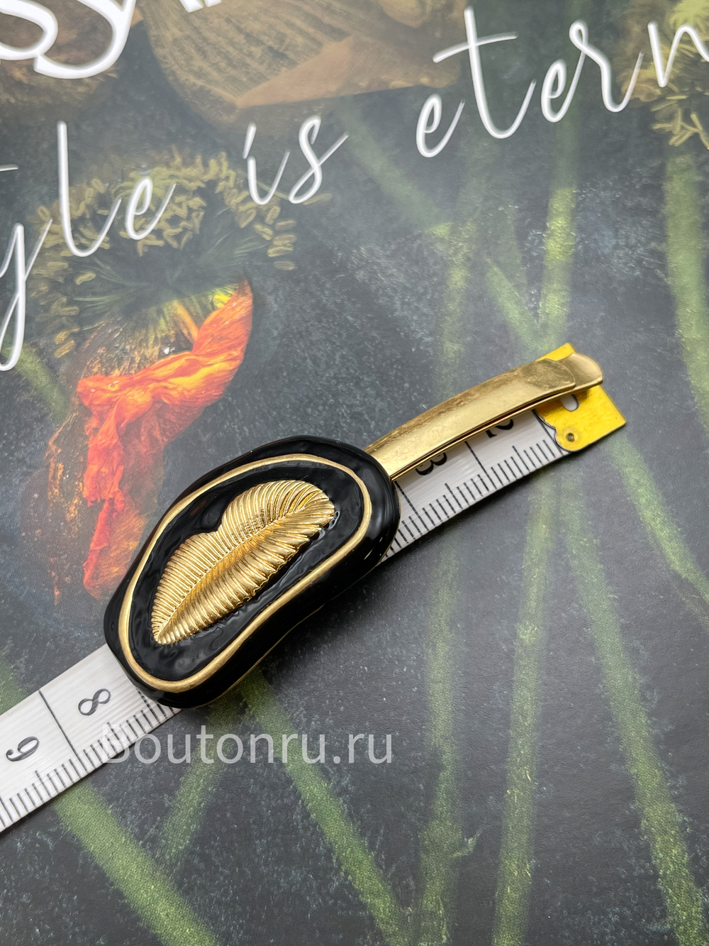 Заколка "Губы" золотистая с черной эмалью Скиап. состаренный эффект винтаж