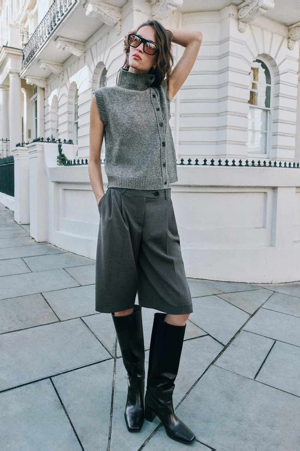 ZARA ТРИКОТАЖНЫЙ ЖИЛЕТ С ВОРОТНИКОМ-СТОЙКОЙ, СЕРЫЙ