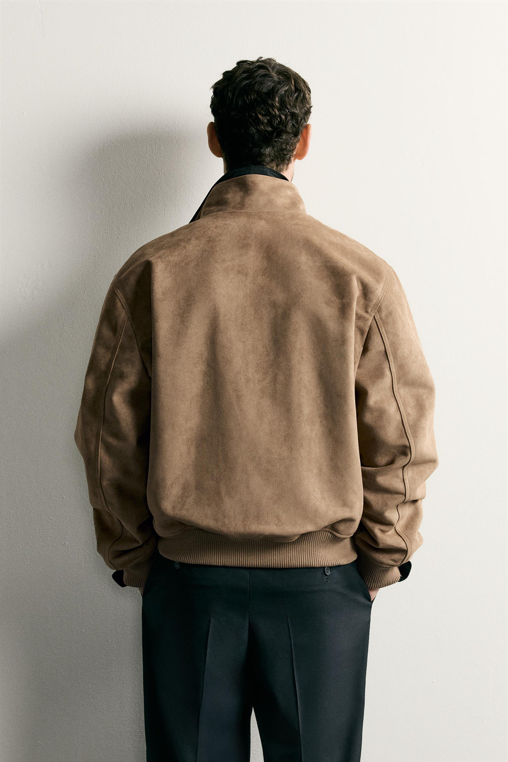 КУРТКА КЛАССИЧЕСКОГО КРОЯ ИЗ ИСКУССТВЕННОЙ ЗАМШИ — ZARA