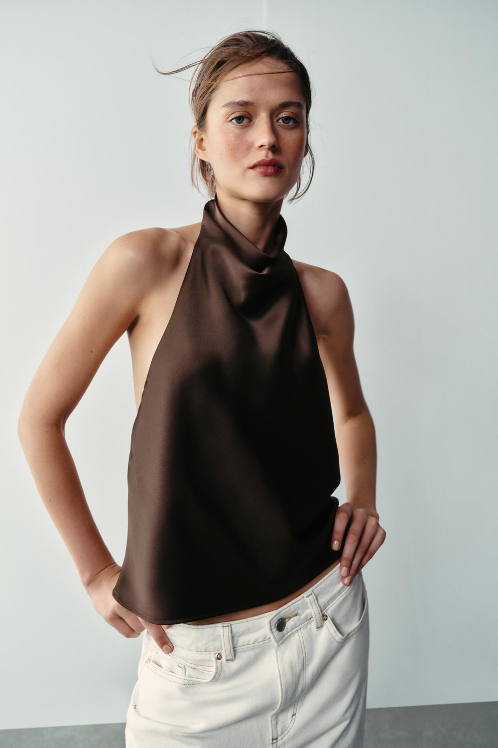 ZARA АТЛАСНЫЙ ТОП С ГОРЛОВИНОЙ ХАЛТЕР, КОРИЧНЕВЫЙ