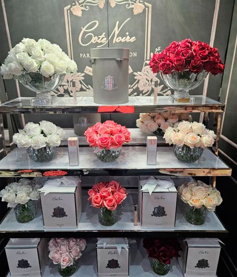 Букет из бутонов пурпурно-розовых роз Charente Magenta Rose Buds, Cote Noire