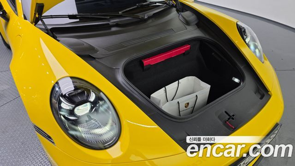 Porsche 911 Carrera 4 GTS Cabriolet — 2024