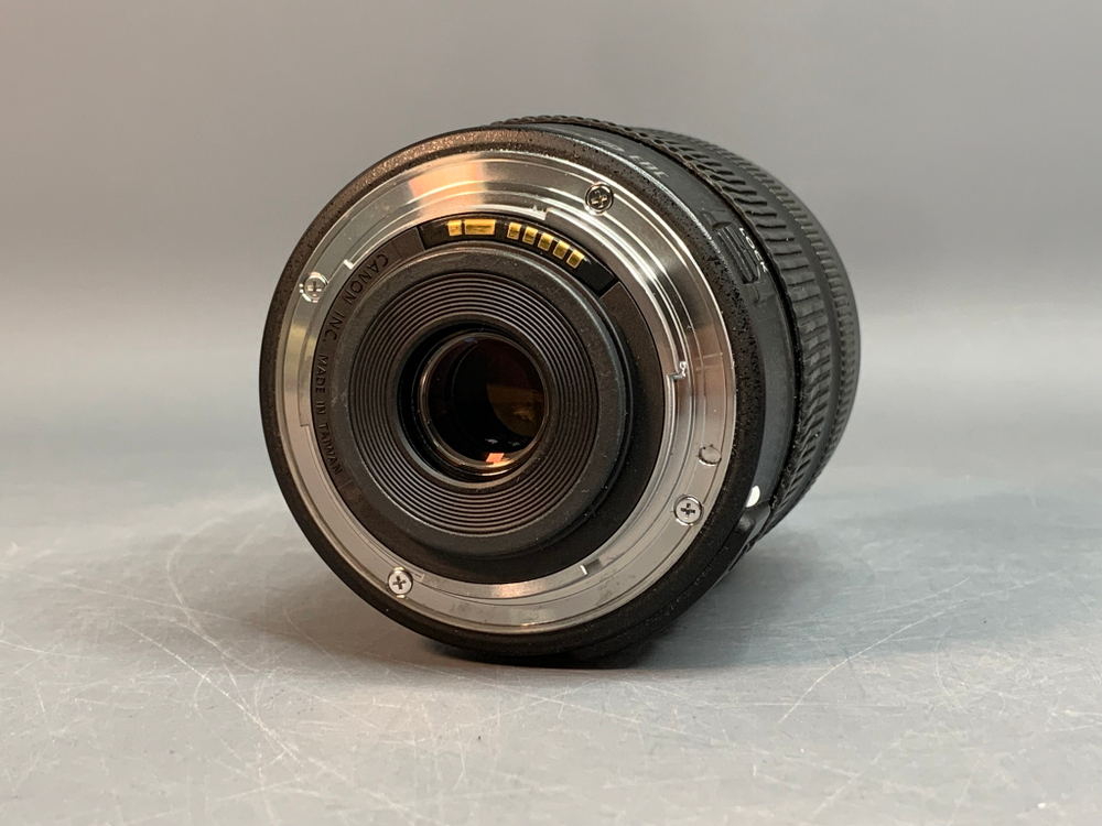 Canon 18-135mm IS STM, царапина на передней линзе