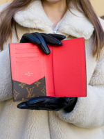 Louis Vuitton Обложка для паспорта