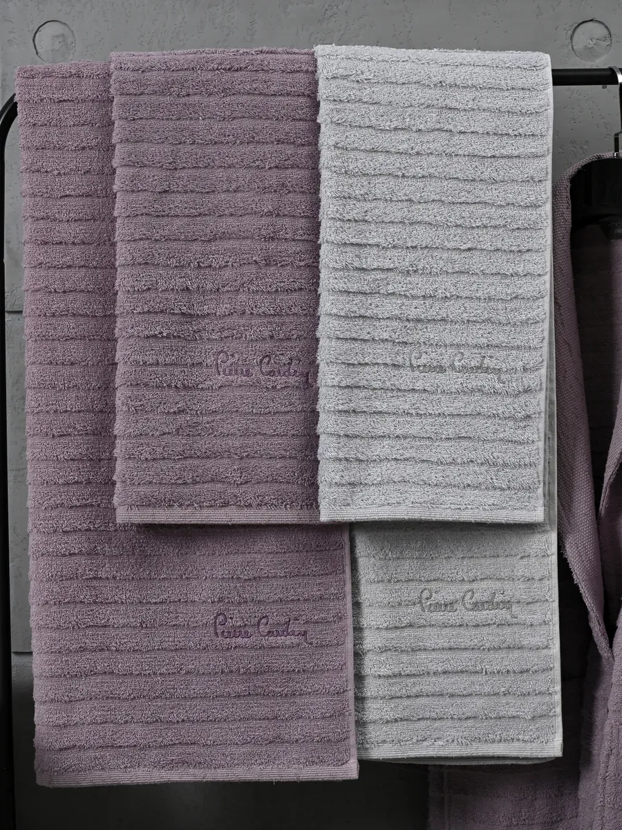 AST00049 PIERRE CARDIN HOME Набор 2 халата 2 полот. для лица 50х90 2 для тела 70х140 жаккард с логотипом лиловый-серый — фото 7