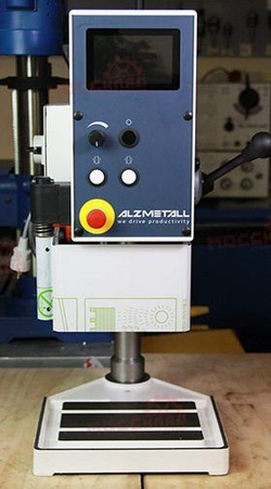 Настольный сверлильный станок Alzmetall Alztronic i9