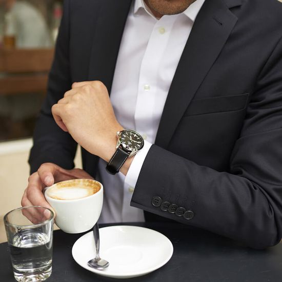 Наручные часы Casio Edifice EFV-100L-1AVUEF