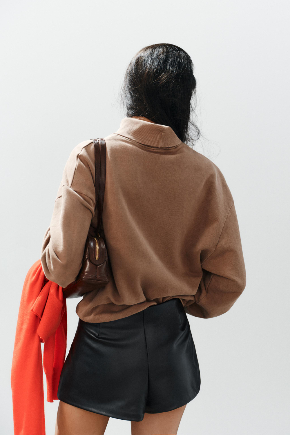 МИНИ-ШОРТЫ ИЗ ТВИЛА С ПУГОВИЦАМИ — ZARA
