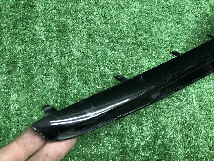 Накладка решетки радиатора Mercedes A W176 (11-18)