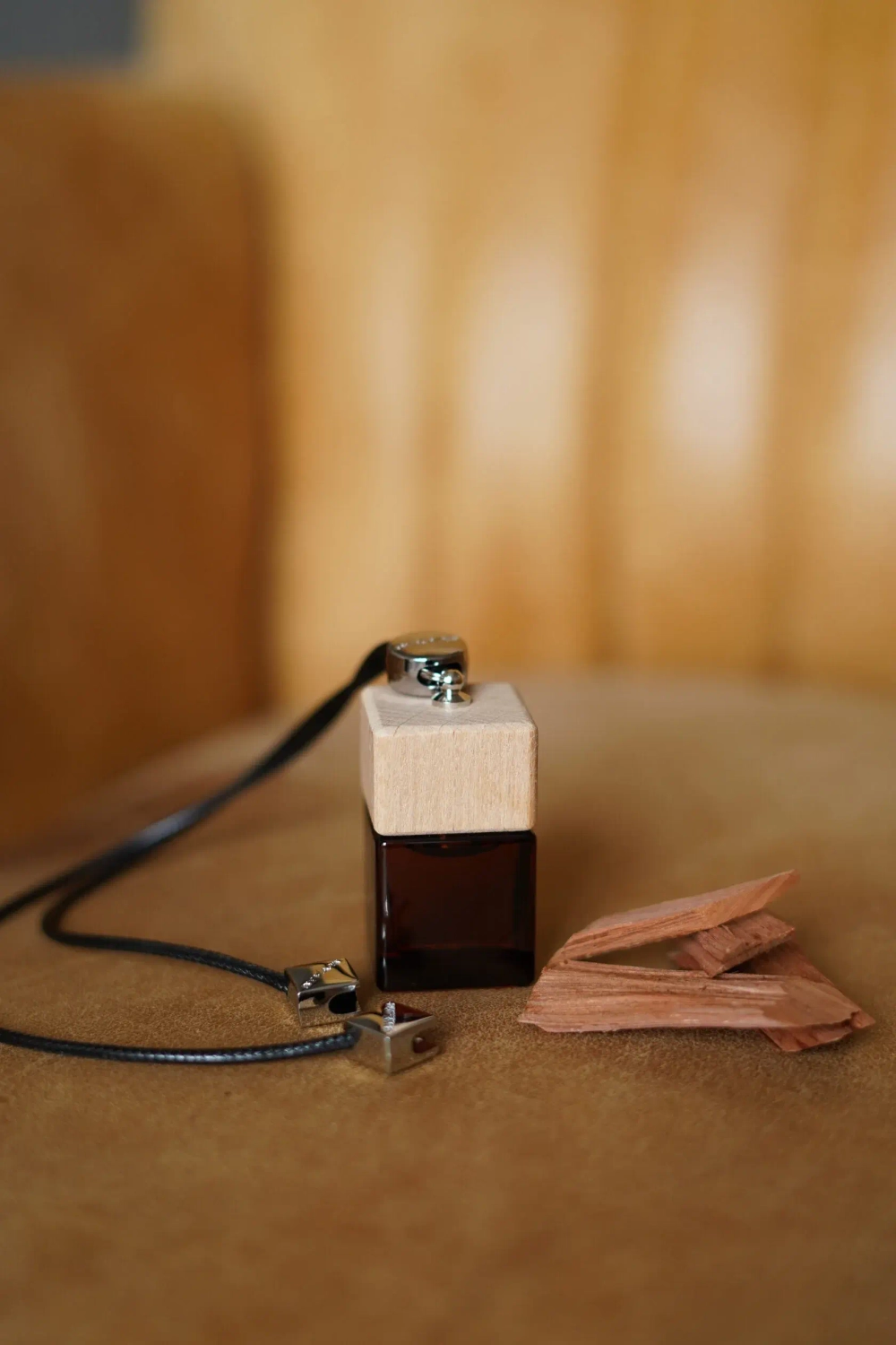 Автопарфюм ДЕРЕВО И КОЖА (WOOD AND LEATHER)