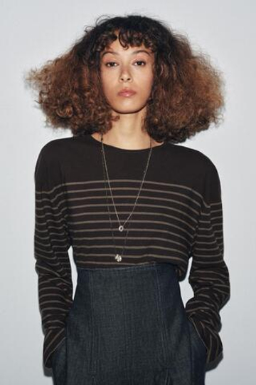 ZARA ФУТБОЛКА В ПОЛОСКУ С ДЛИННЫМИ РУКАВАМИ, ПОЛОСКИ