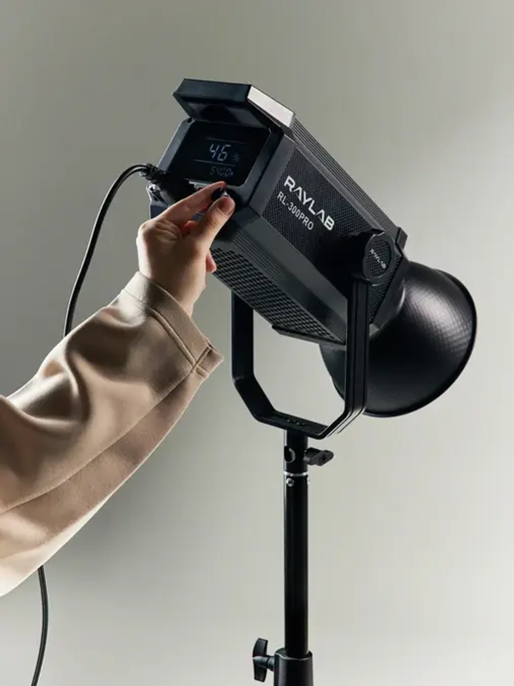 Осветитель светодиодный Raylab RL-300PRO 2700-6500K с пультом